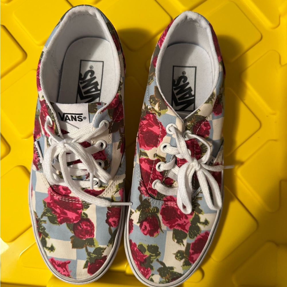 Women’s flower vans